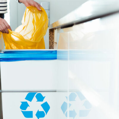 4 ingenious ways to prevent trash bags from slipping